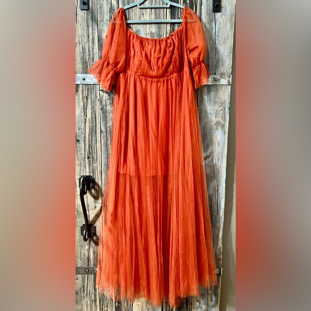 Off-Shoulder Tulle Double Skirt Maxi Maternity Dress in Burnt Orange